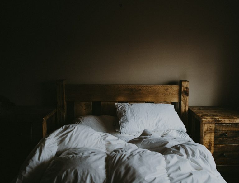 Rifai il letto subito? Stai creando un paradiso per acari e muffe sotto le lenzuola Letto sfatto