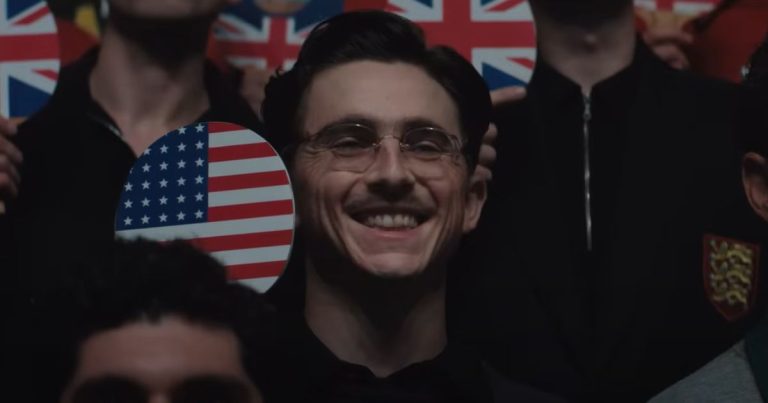 Il cucciolo di Timothée Chalamet conquista Instagram: ecco chi ha rubato il cuore all’attore Chalamet in una scena di Marty Supreme