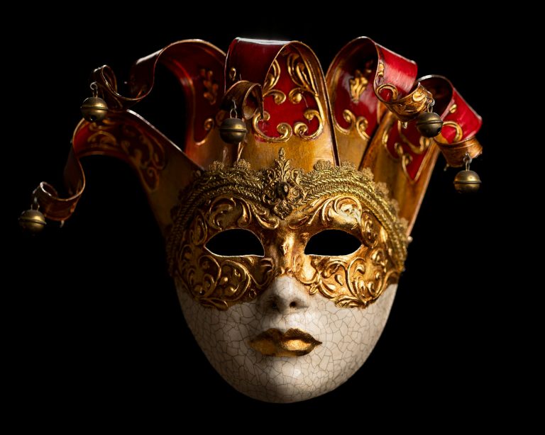 Perché scegli proprio quella maschera a Carnevale? La risposta ti sorprenderà maschera carnevale unsplash
