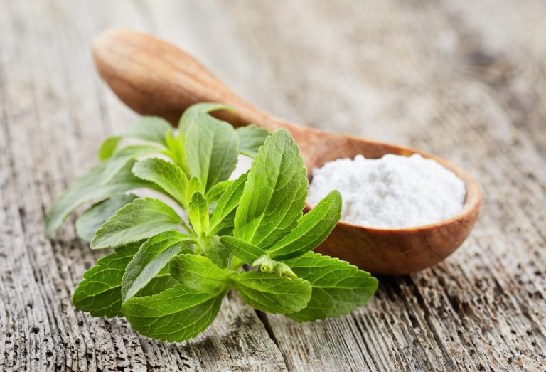 Stevia: il dolcificante naturale è davvero sicuro? La risposta degli esperti ti sorprenderà I benefici della stevia.