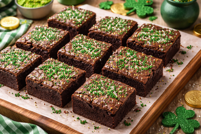 I brownies perfetti per San Patrizio: il dessert al cioccolato che si veste di verde Dolce per San Patrizio