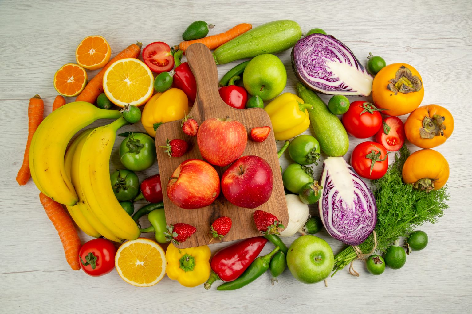 Lavare frutta e verdura prima del frigo è un errore: ecco cosa rischi davvero Frutta e verdura (fonte: FreePik)