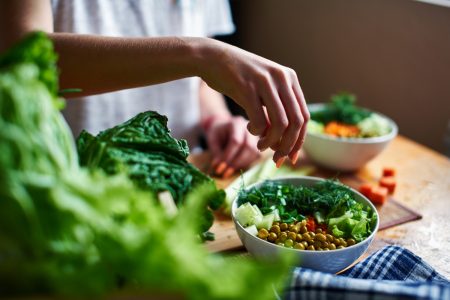 Oxford conferma: la dieta vegana salva il pianeta più di qualsiasi altra cosa La dieta vegana salva il pianeta.