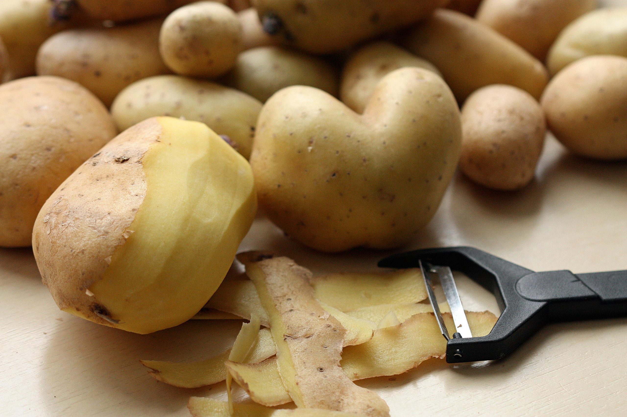 patate con buccia (fonte foto pixabay)