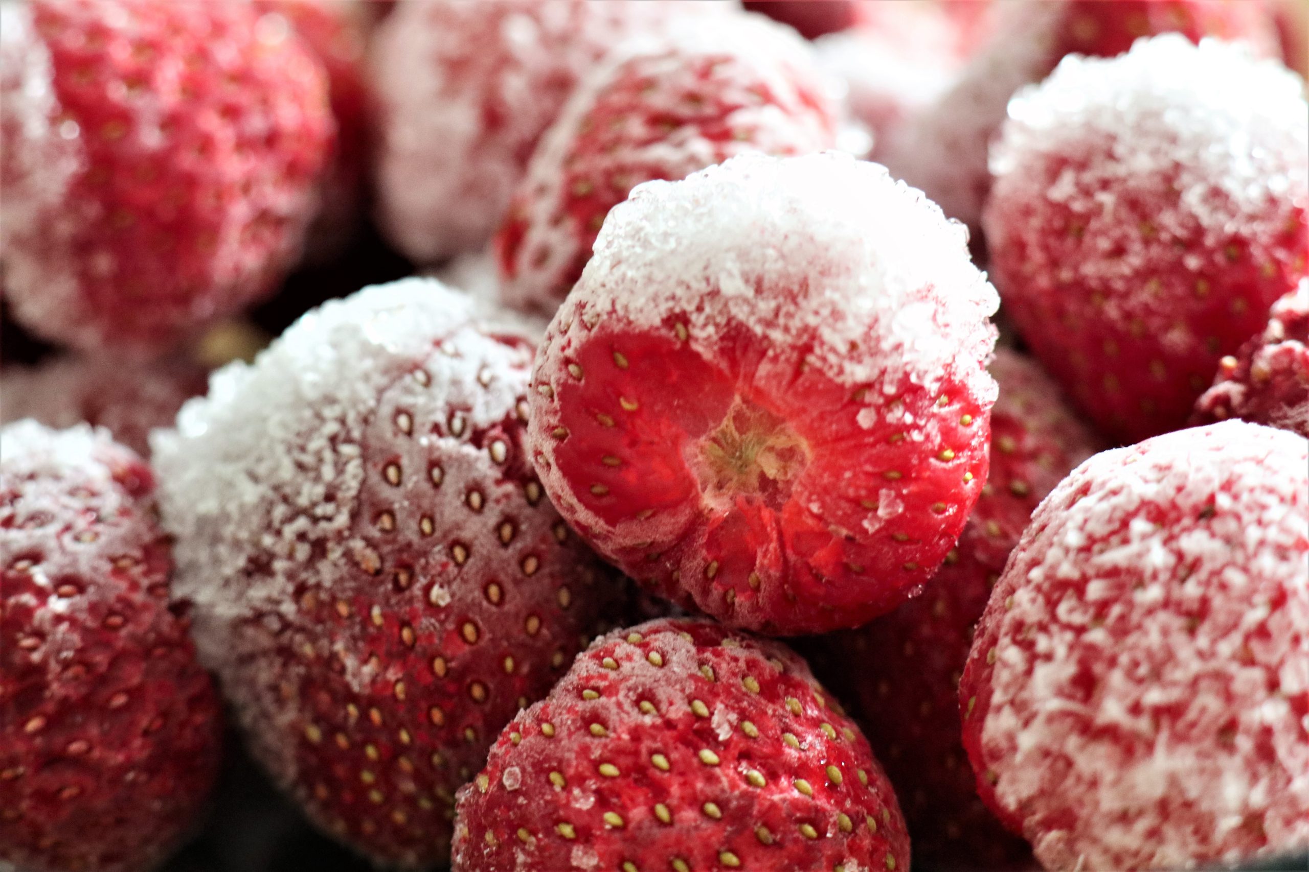 fragole congelate (fonte foto pixabay)