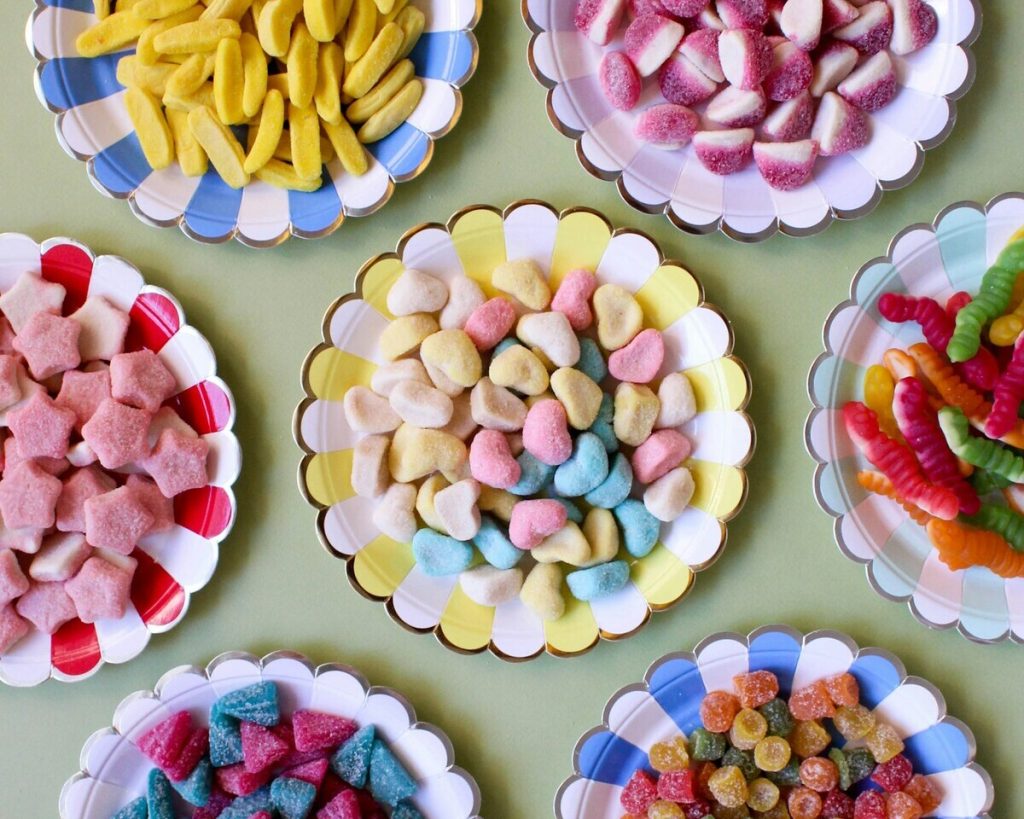 Vassoi dolci in cartone multicolorati